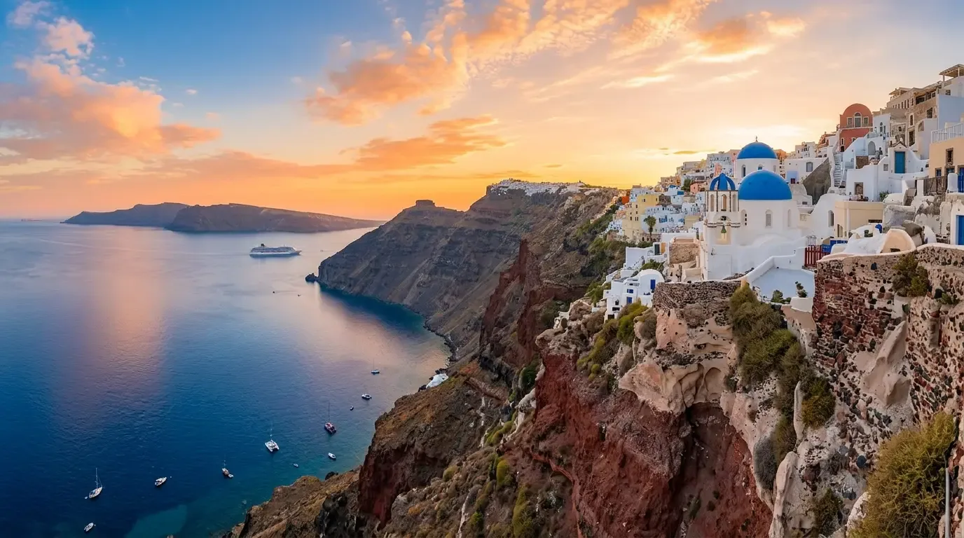 A Guide to Villa Holidays in Santorini