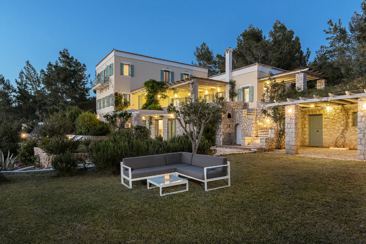 Electra Beachfront Villa