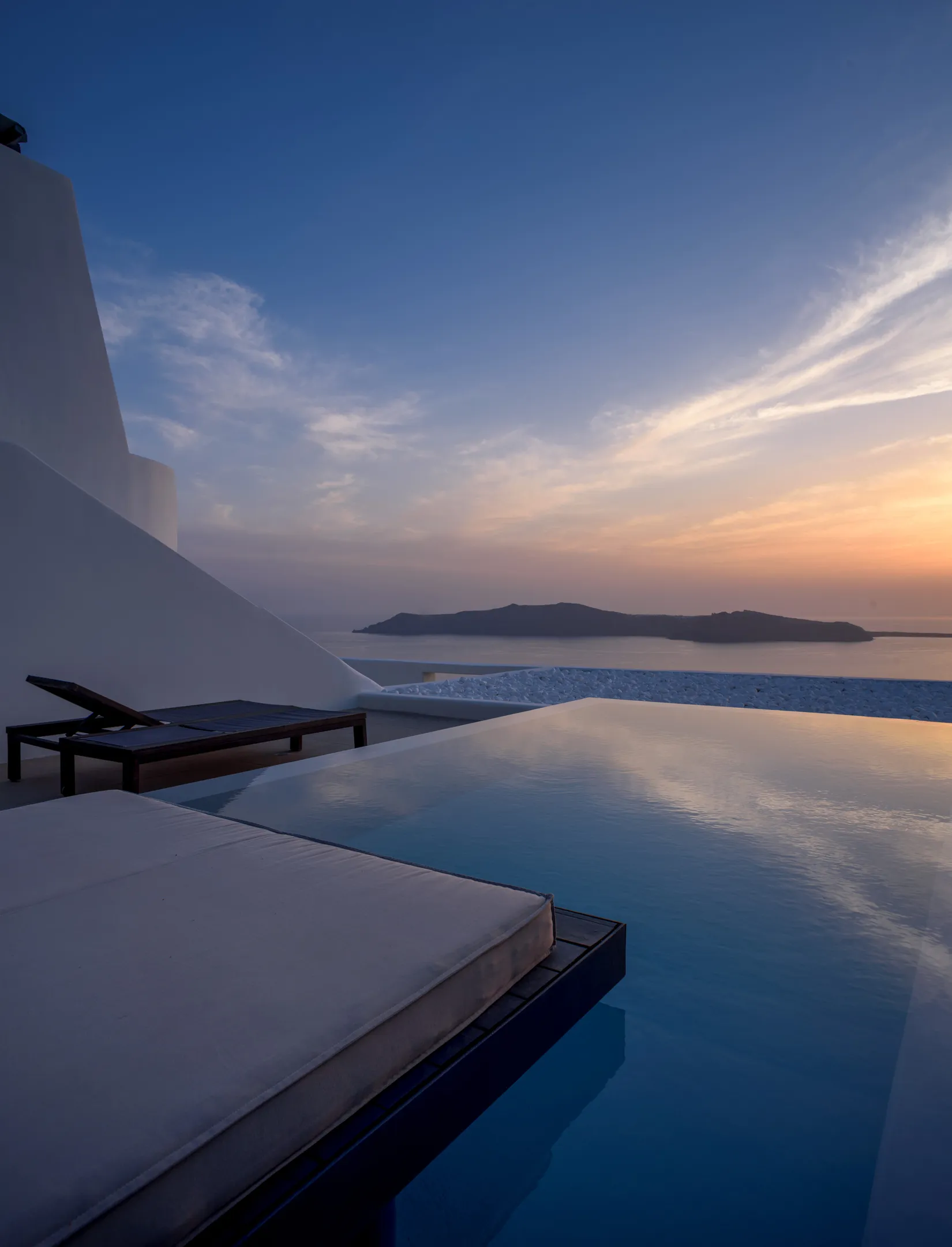 Cavo Tagoo Diamond Suite with Pool and Caldera Sunset View