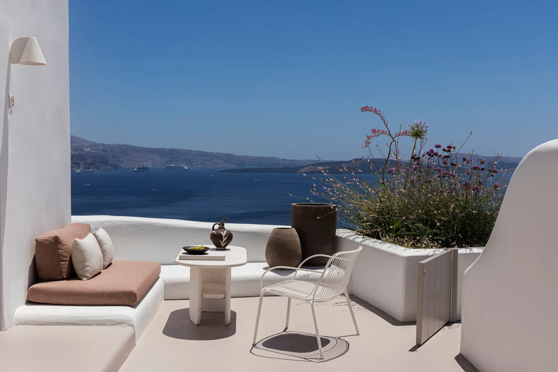 River Pool Suite I Volcano & Caldera and sea view