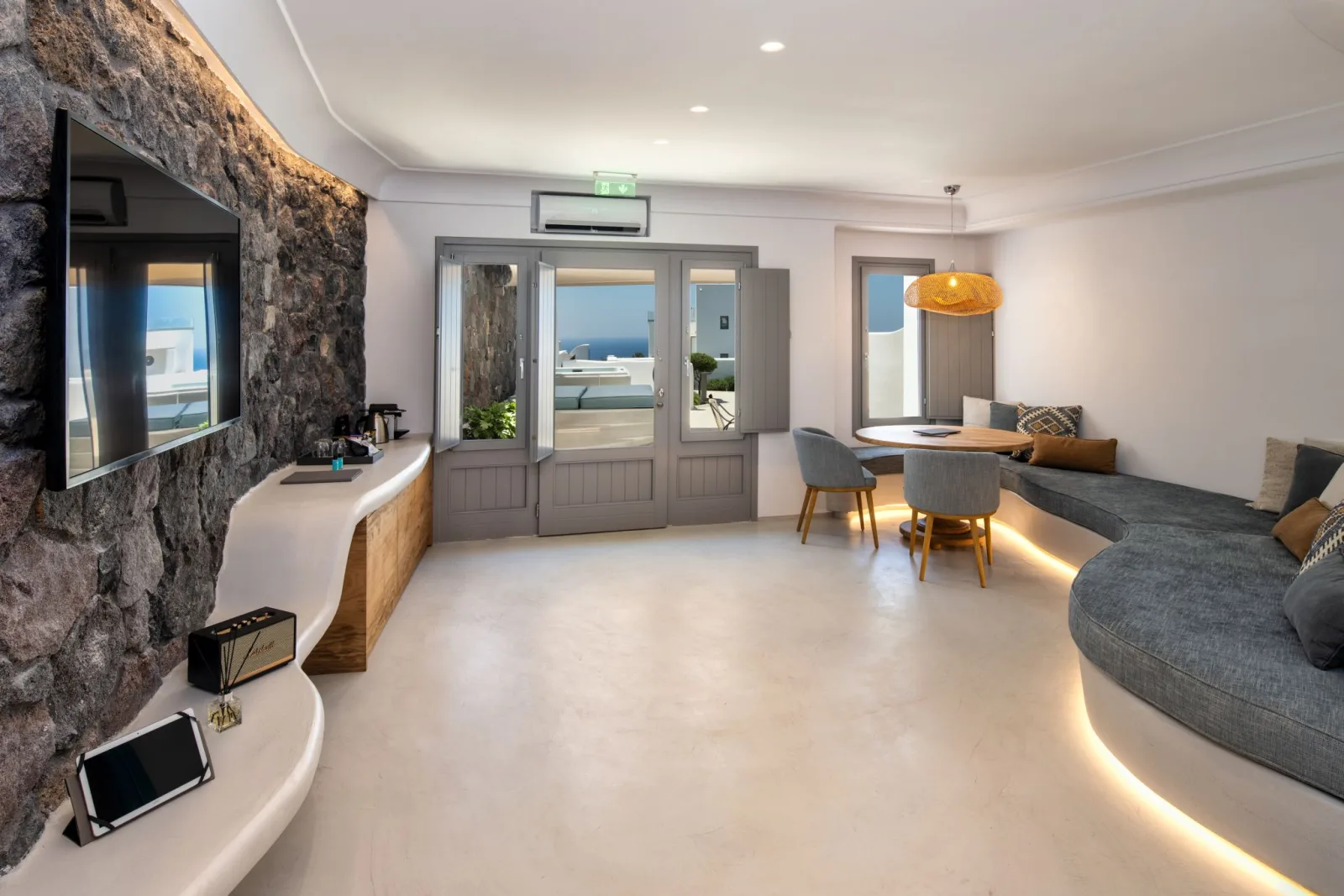 Executive Two Bedroom Suite with Outdoor Hot Tub