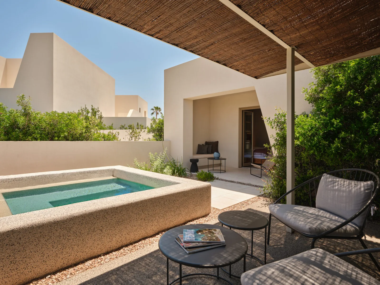 Harmonia Bungalow with hot tub