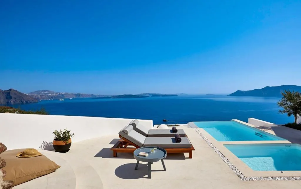 Four Bedroom Villa with Caldera View & Jacuzzis | Two Levels