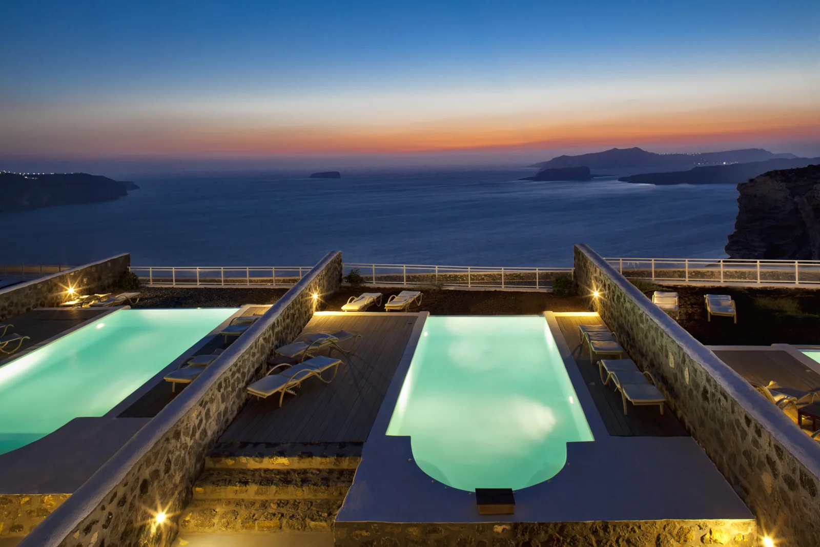 Four Bedroom Villa with Caldera View & Jacuzzis | Two Levels