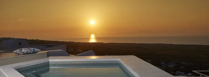 Honeymoon Suite with Outdoor Heated Jacuzzi Oia