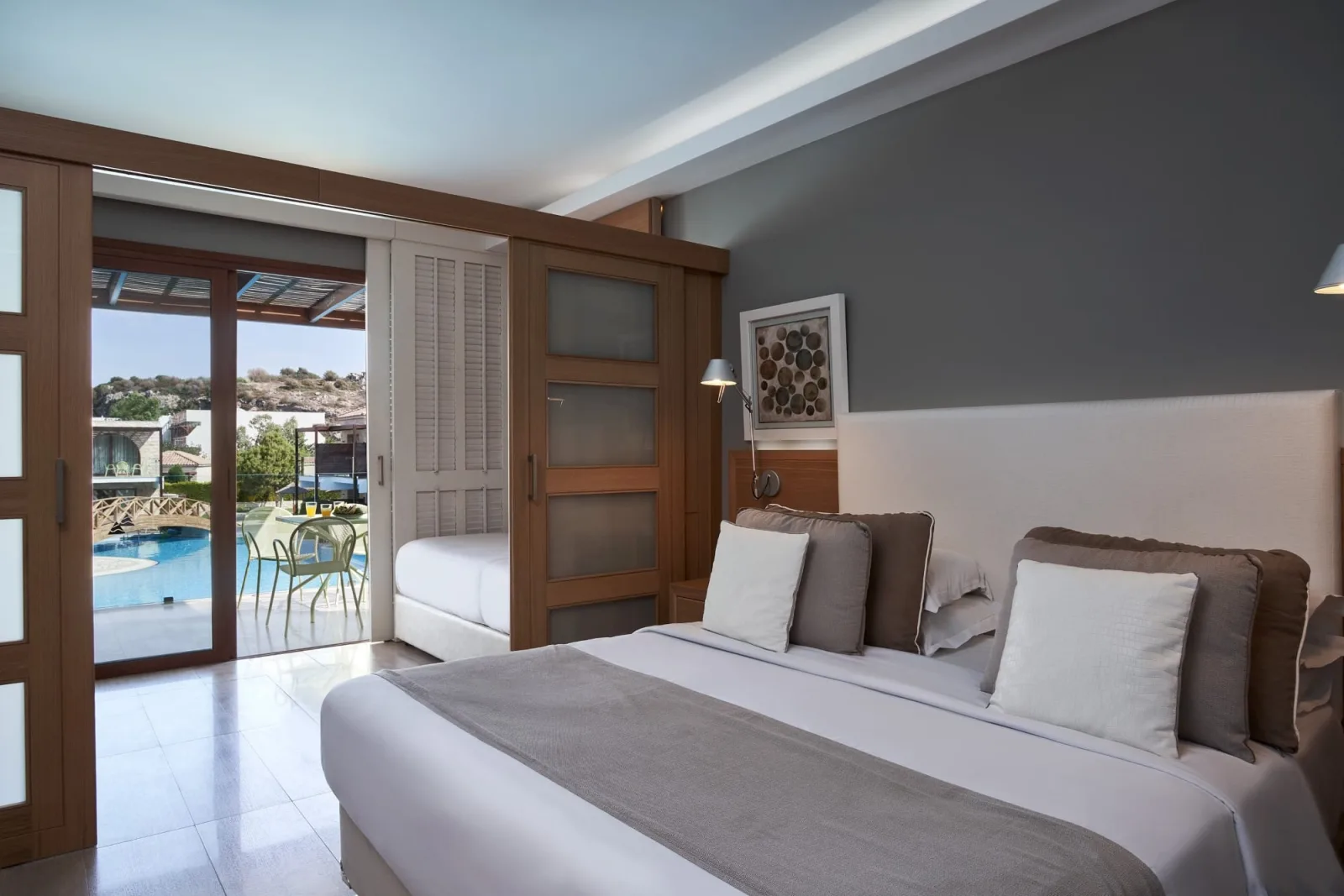 Double Room Swim up Pool View (Deluxe Area)