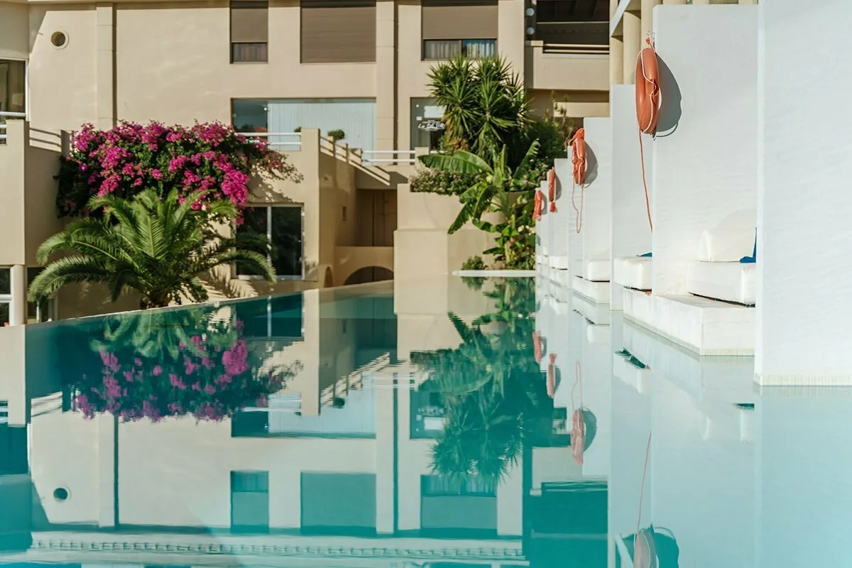 One Bedroom Suite Garden View with Sharing Pool