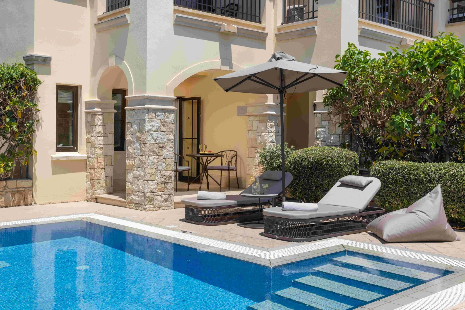 One Bedroom Suite Garden View with Sharing Pool
