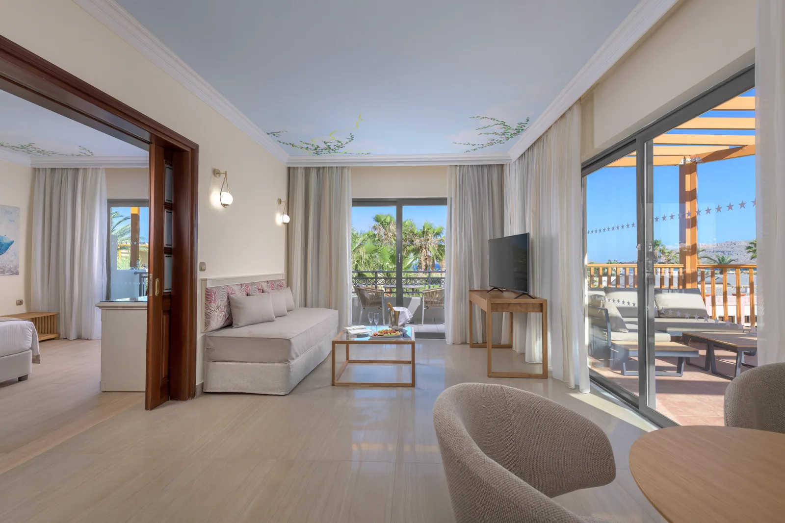 Superior Family Suite with Sea View Signature Collection