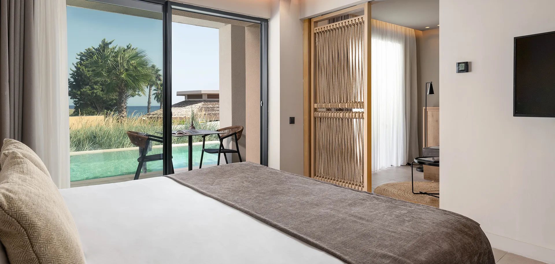 Junior Suite with Pool View & Swim Up Pool