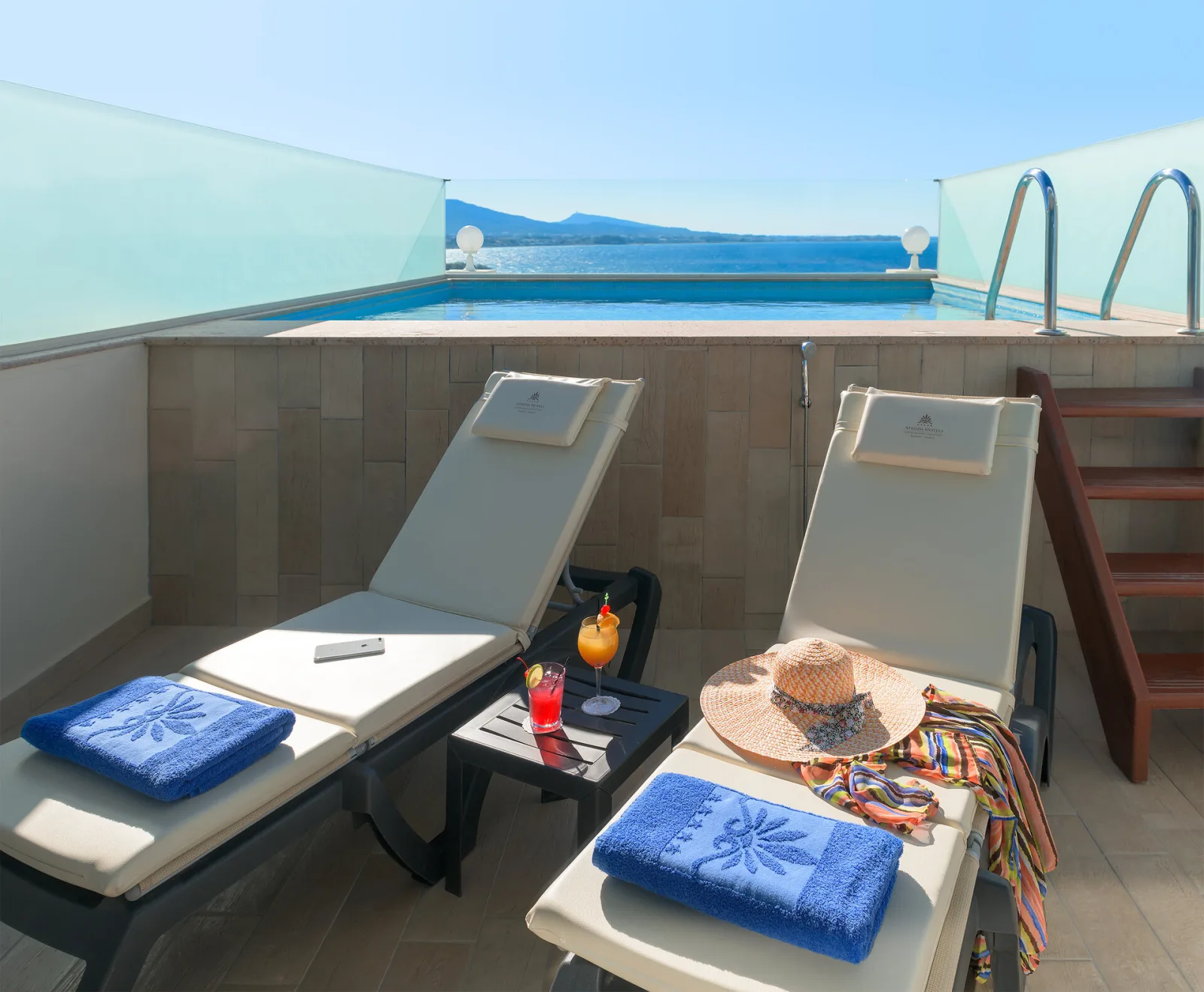 Twin Room with Pool and Sea View