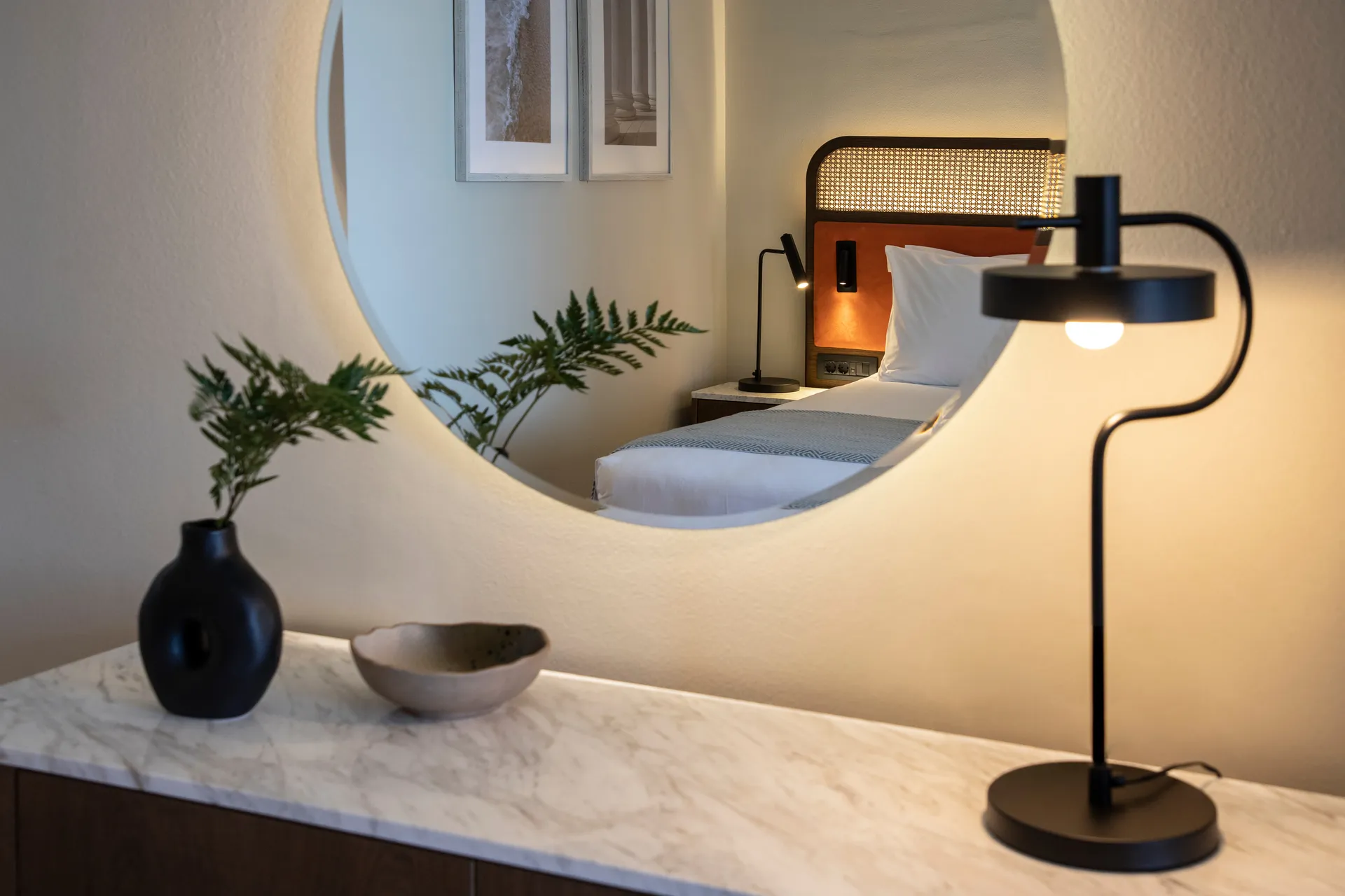 Deluxe Double Inland View with partition and seating area