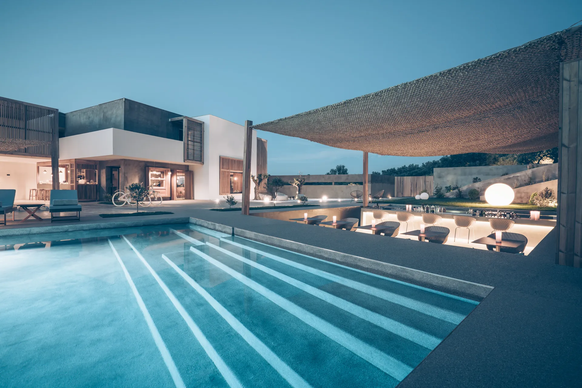 Swim Up Suite With Sundeck