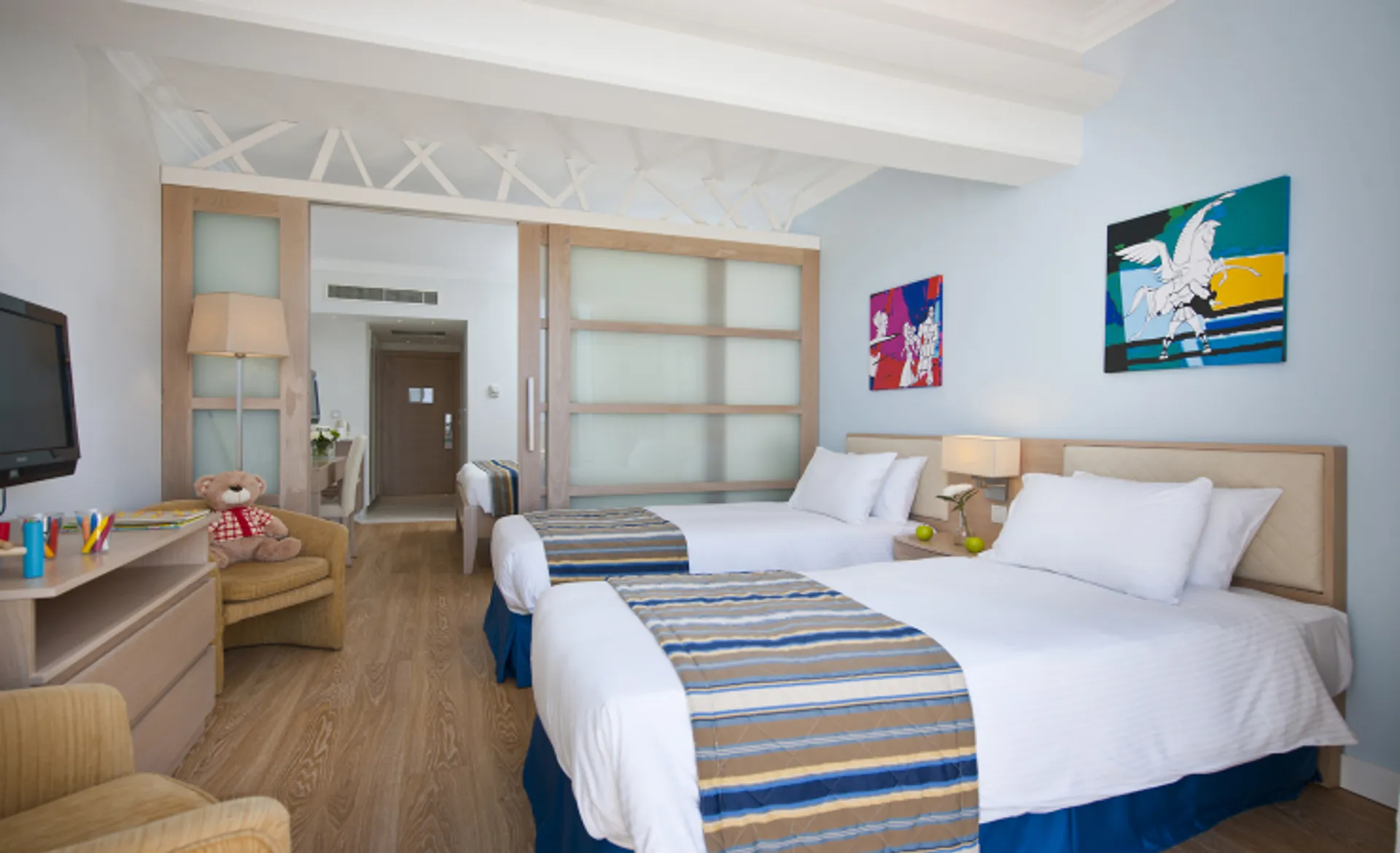 Family Junior Suite with Inland View