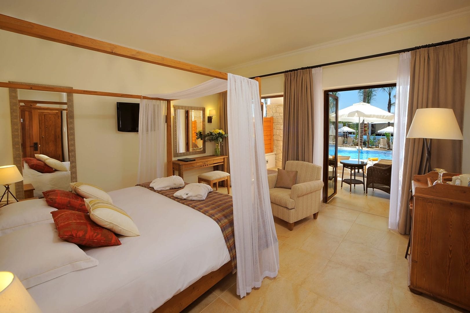 Fisherman Junior Suite with Pool and Sea view