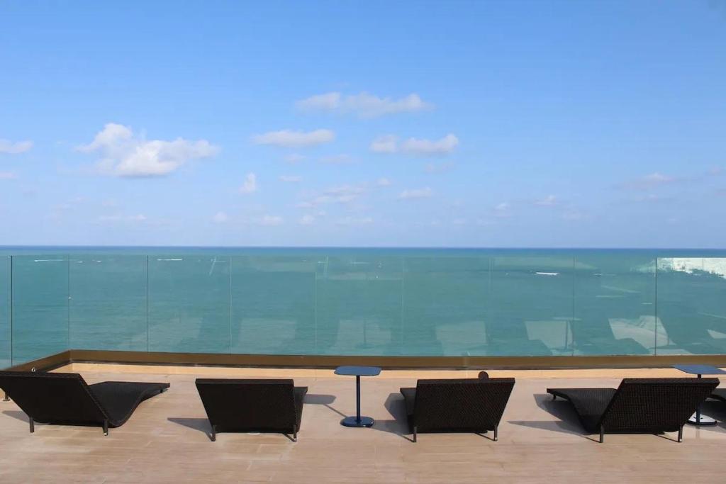 Standard Studio Side Sea View