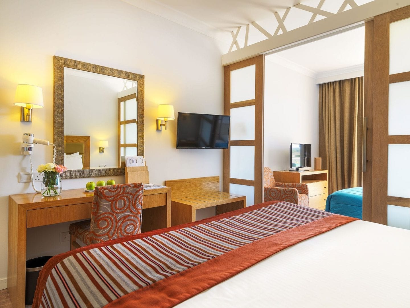 Family Junior Suite with Private Garden and Inland View