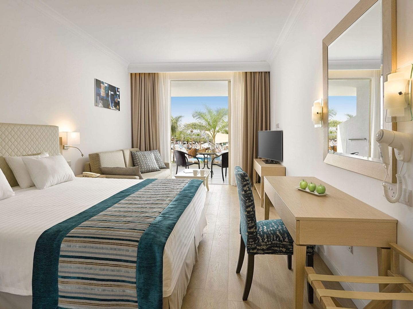 Deluxe Superior Room with Private Garden and Pool View