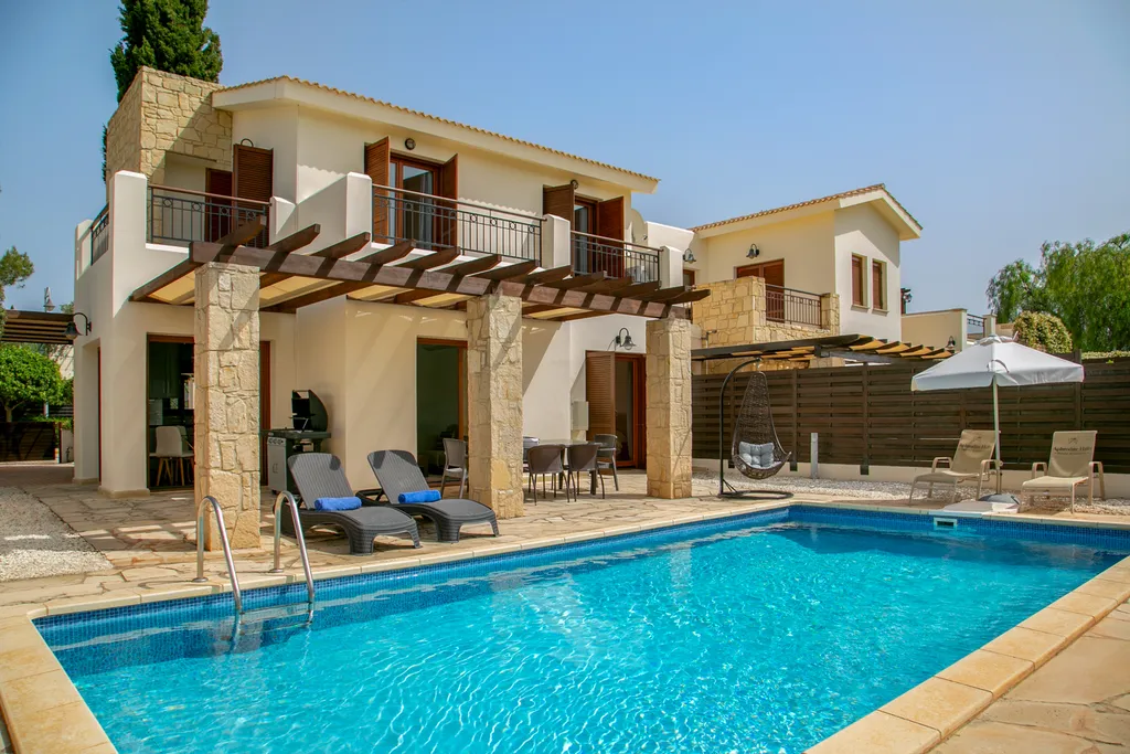 3 Bedroom Junior Villa with Private Pool - J012